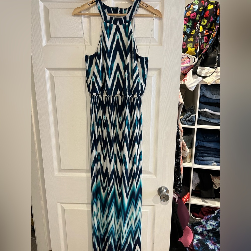 Maxi dress with keyhole detail